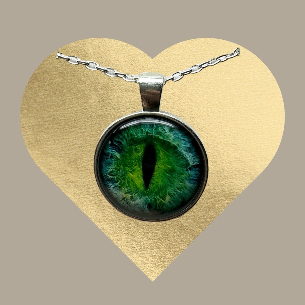Green Cat Eye Pendant Necklace